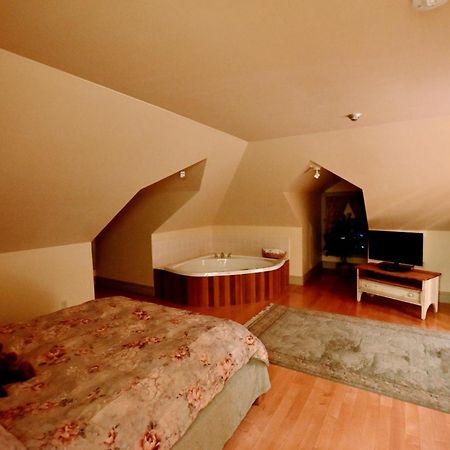 Burleigh Falls Inn Zewnętrze zdjęcie