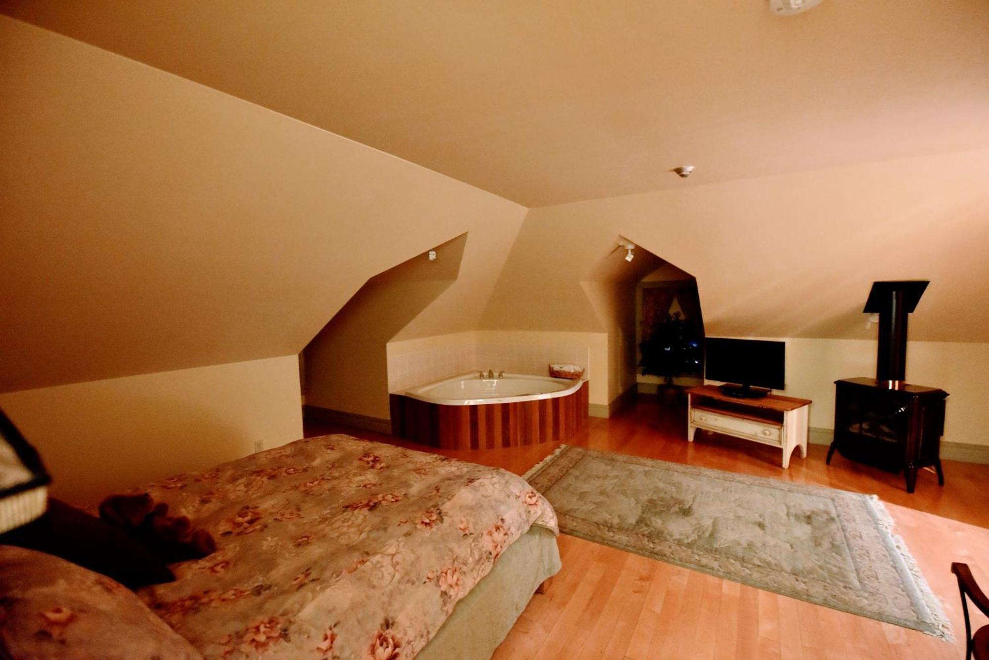 Burleigh Falls Inn Zewnętrze zdjęcie